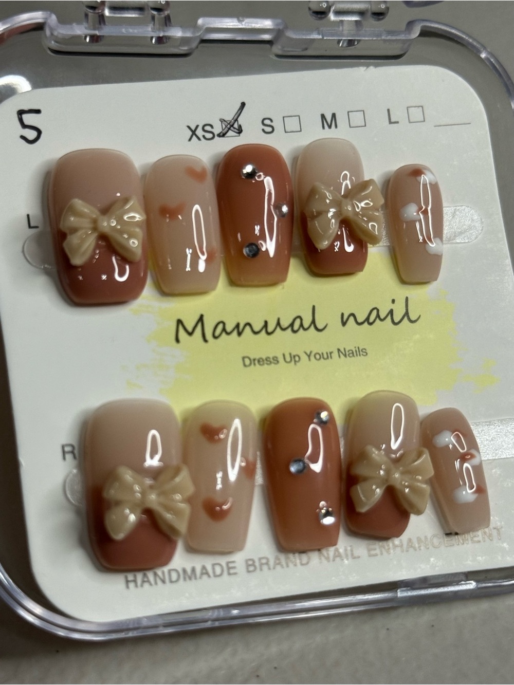 Size XS press-on / glue-on nail set